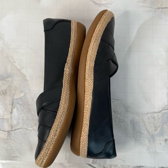 Clarks Black Leather Cloudstepper Comfort Slip On Espadrille Loafer Sz 5.5 - Picture 3 of 14